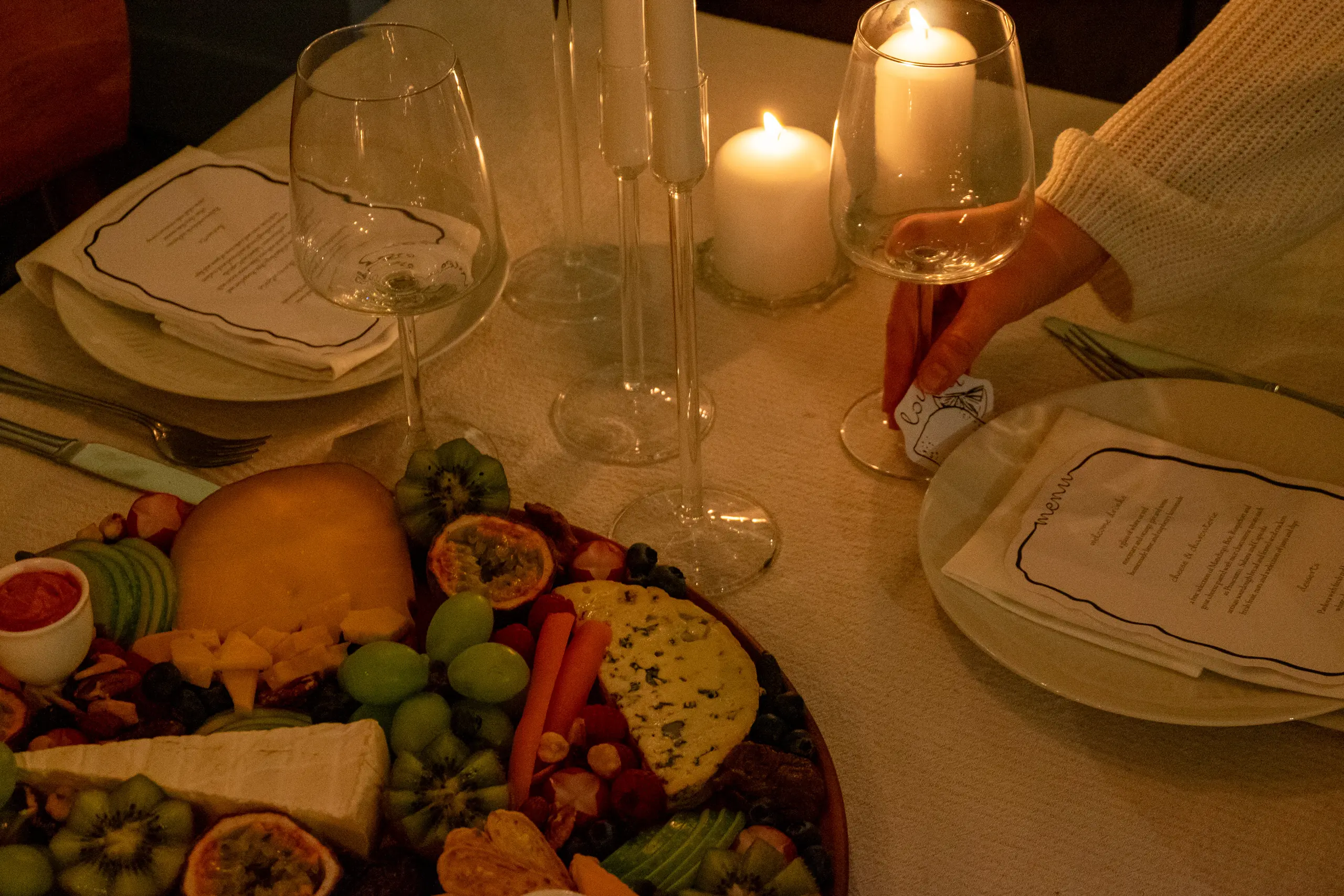 Gasten genieten van de avond